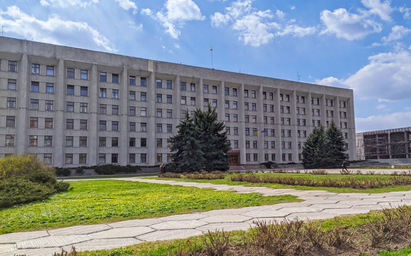 У Полтаві чоловік підпалив себе в будівлі ОВА.