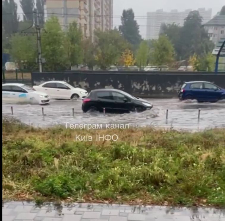 Наслідки потужних дощів у Києві.