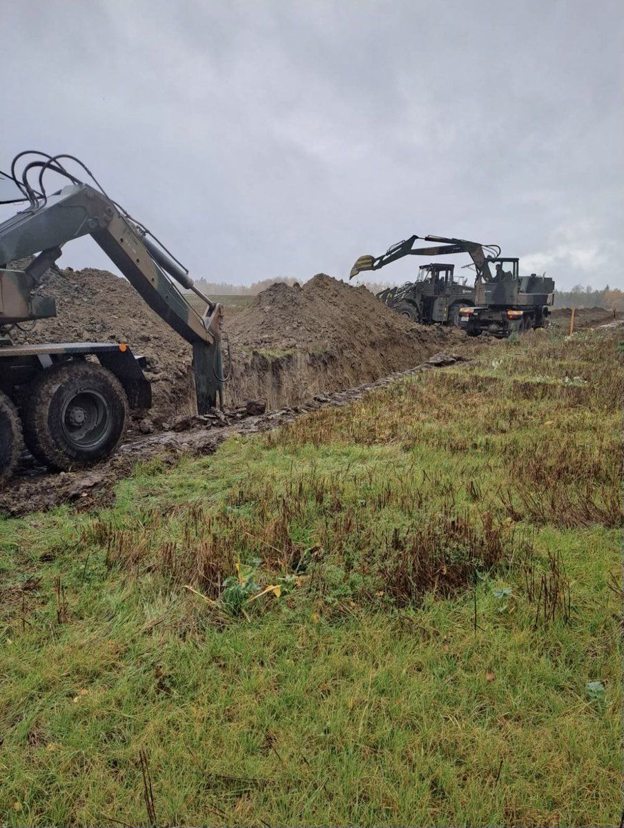 «Східний щит»: Польща розпочала будівництво лінії укріплень на кордоні з рф