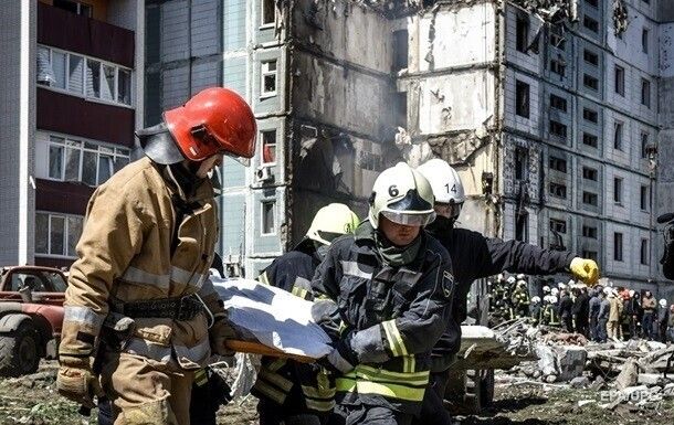 Цілі міста, села та селища перетворені на руїни.