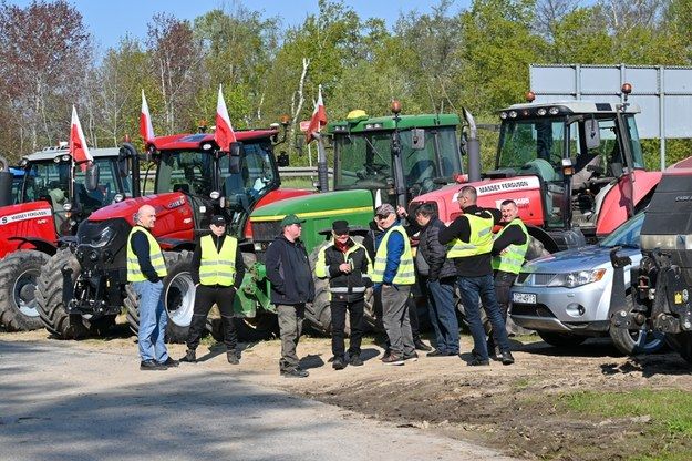 Польські фермери розпочали блокування пункту пропуску "Медика – Шегині".