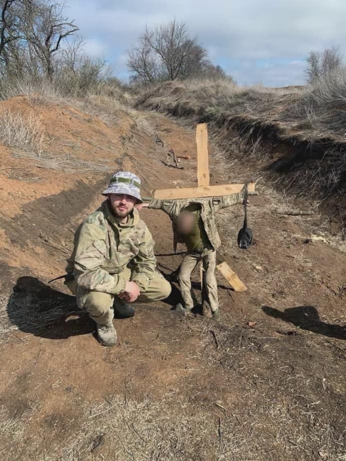 У 211-й понтонно-мостовій бригаді знущалися над військовими та вимагали у них гроші .