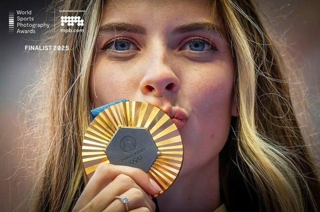 Фотографія з Ярославою Магучіх, зроблена під час олімпійської церемонії нагородження в Парижі, потрапила до фіналу конкурсу спортивної  фотографії World Sports Photography Awards