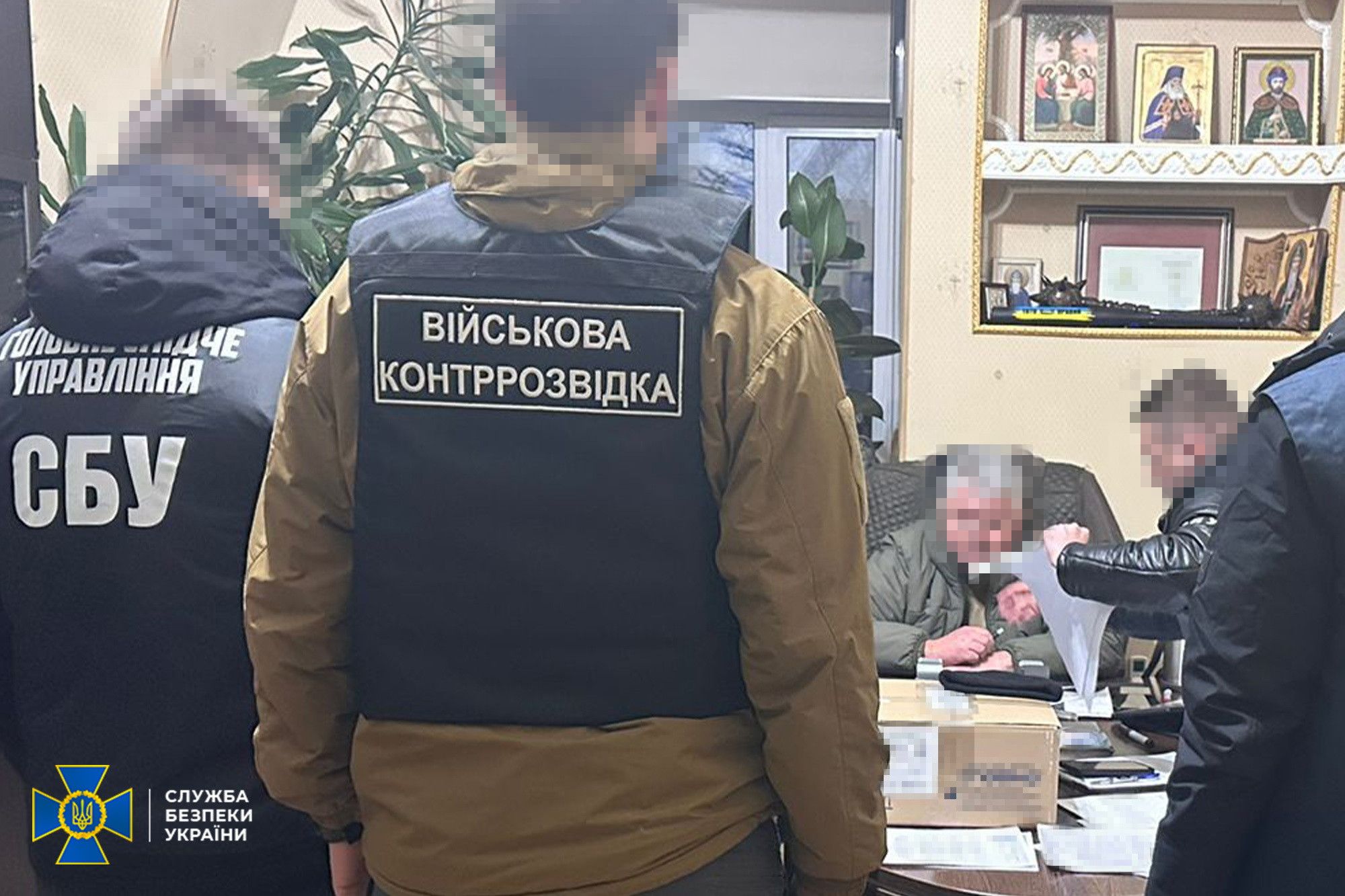 СБУ та військова контрозвідка завітали в "гості" до головного психіатра ЗСУ.