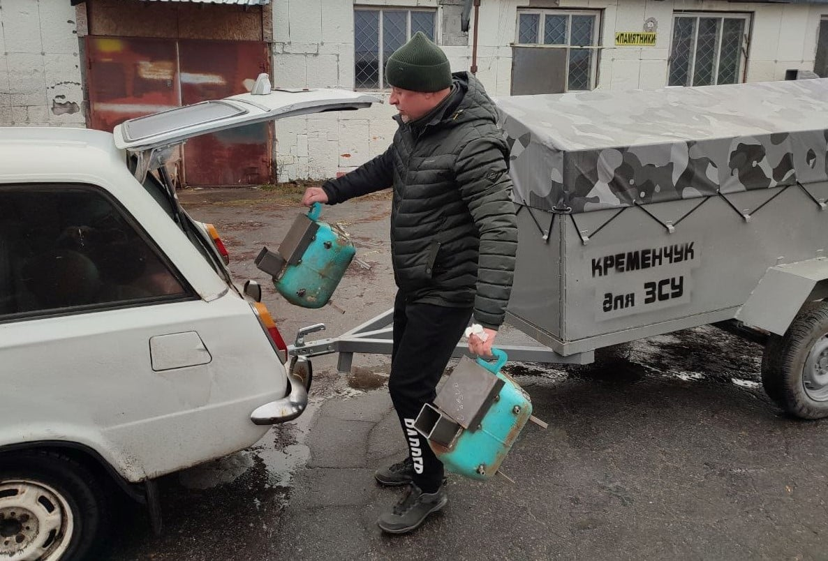 Безкоштовно або за собівартістю: як волонтери з Кременчука роблять вантажні візки й лафети для ЗСУ