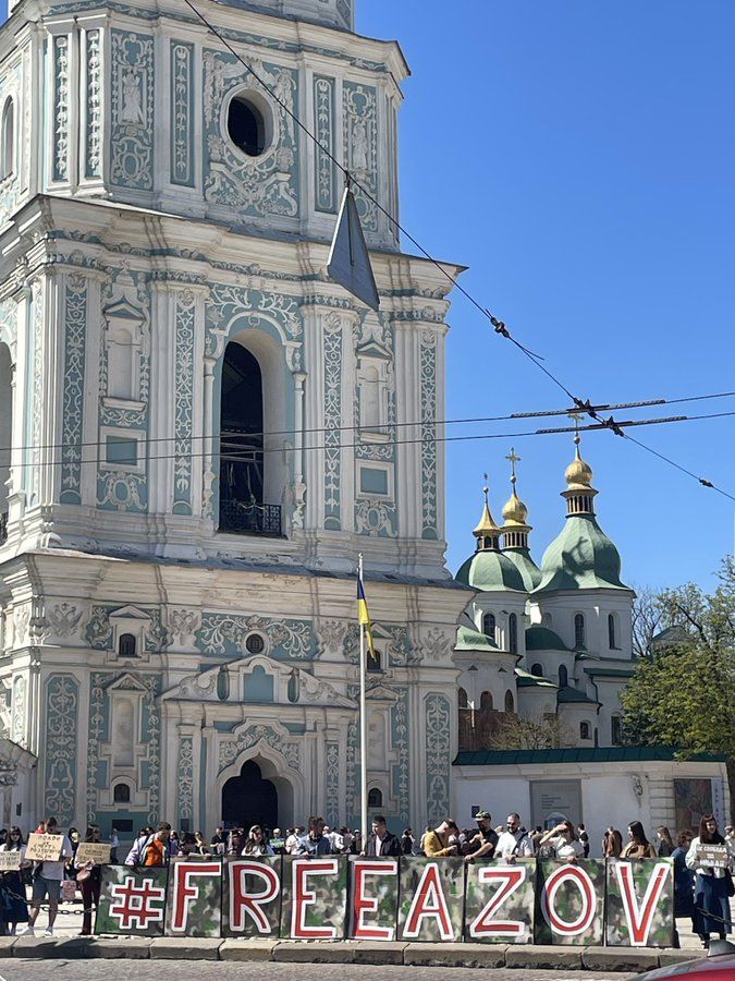Для багатьох військових сьогодні минає третій Великдень у полоні.