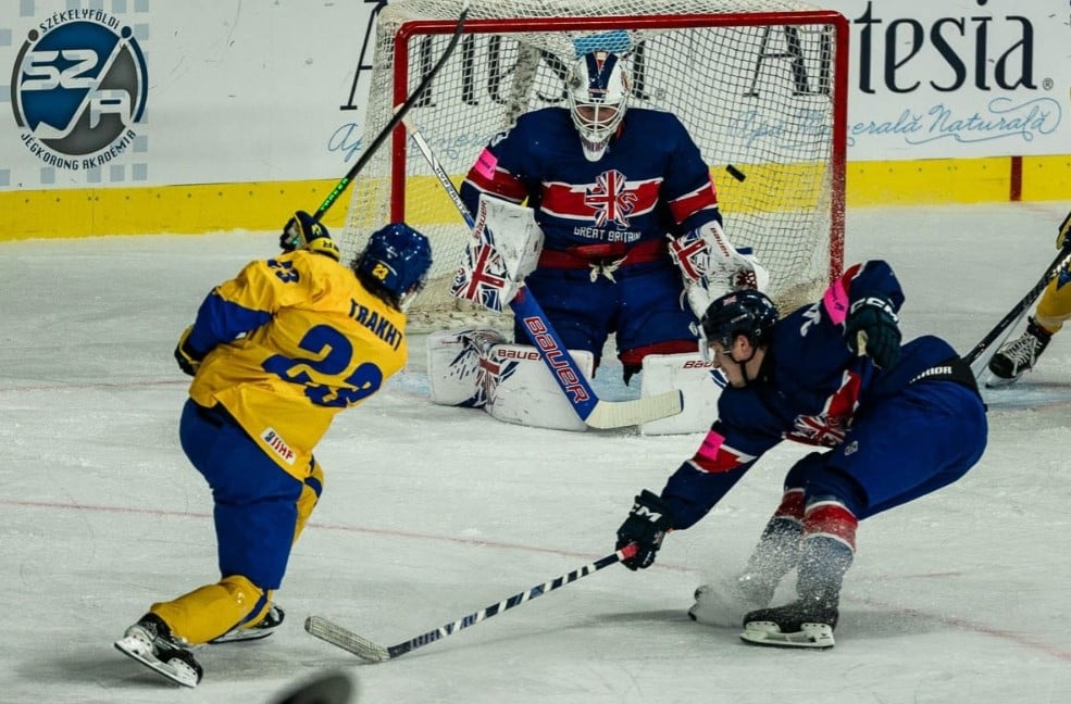 Замахнутись на еліту. Українська збірна з двох серій булітів стартувала на ЧС у другому дивізіоні