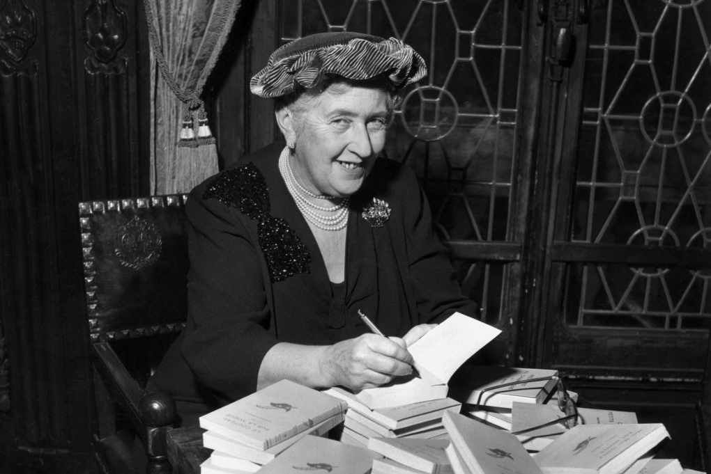 Агата Крісті «повернеться до життя» і «проведе» письменницький курс