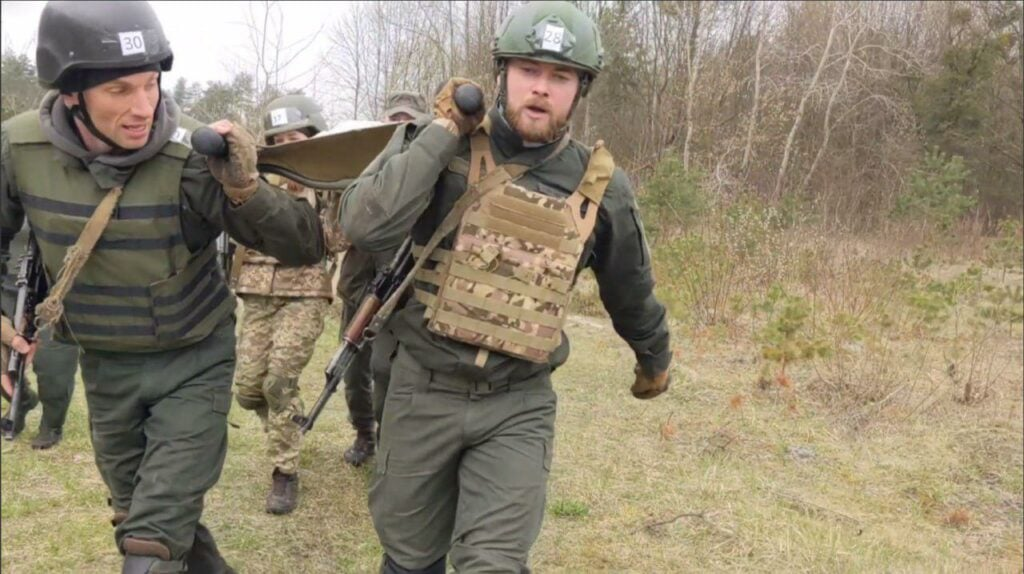 «Киць, я у твоїй касці і броніку». Вдова бойового медика Станіслава Близнюка з Полтави приєдналася до ЗСУ