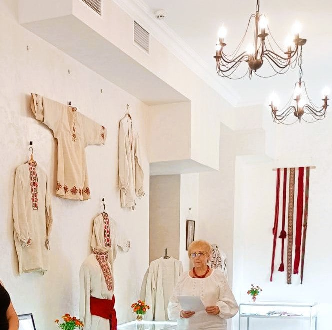 Рятівна сорочка. Більш як 100-літній музейний експонат у Кременчуці слугує оберегом для воїнів