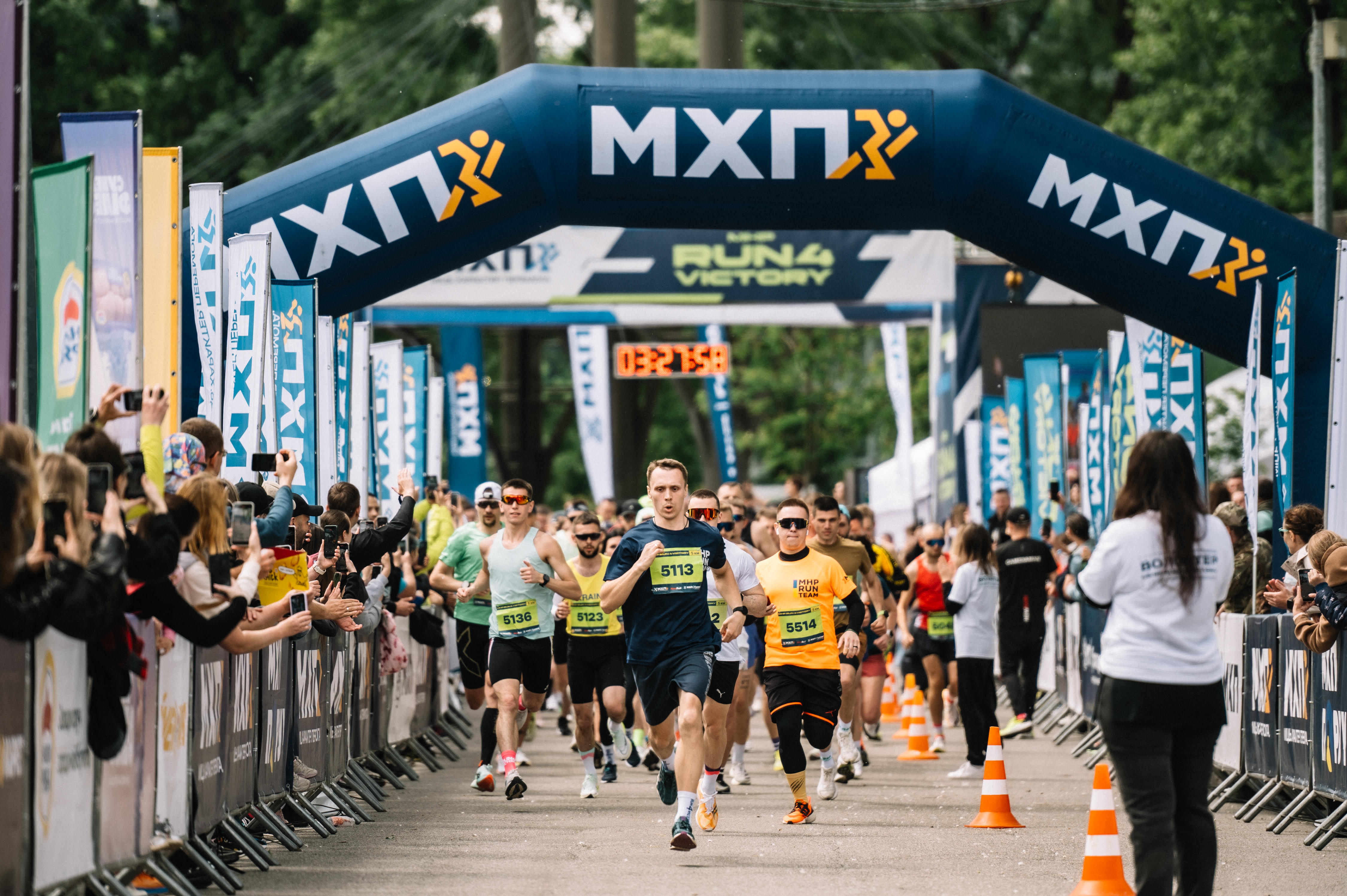 На марафоні MHP Run4Victory в Києві зібрали 2 мільйони гривень на підтримку «Хартії»  