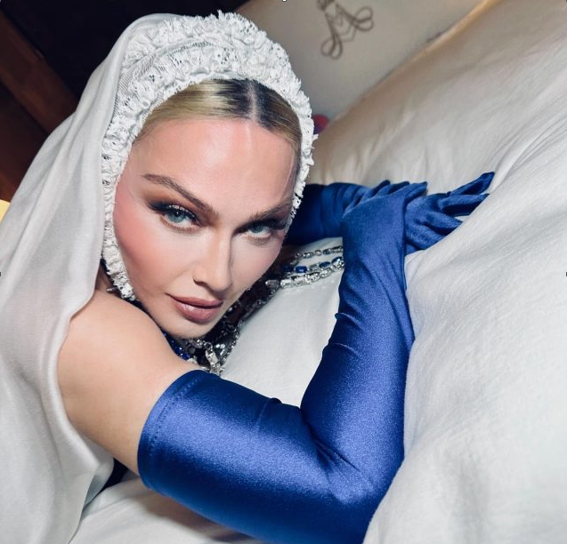 «Це демонстрація неповаги». На Мадонну подали до суду за надмірно відверте шоу