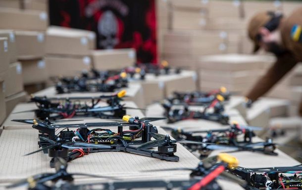 Україні потрібні мільйони дронів для стримування наступу росії (Велика Британія посилює підтримку України та ставить за мету десятикратне збільшення виробництва та закупівлі дронів для постачання в Україну цього року).