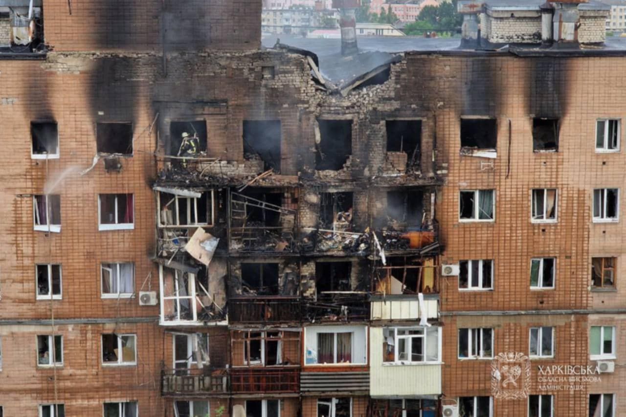 Харків зазнав масованої атаки: є масштабні руйнування, загиблі та поранені, фото