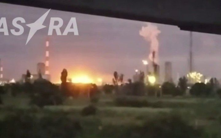 У самарській області рф атаковано "Новокуйбишевський завод каталізаторів", який виробляє каталізатори, без яких не працюють нафтопереробні заводи.