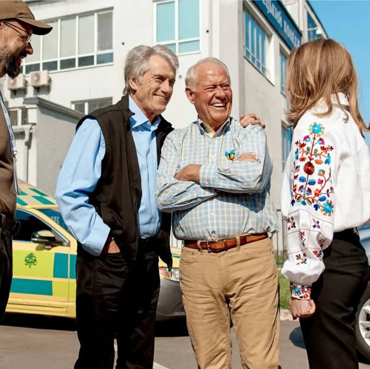 Делл Лой Хансен збудує в Україні центр для реабілітації військових і розширить Чудо-містечко для літніх людей