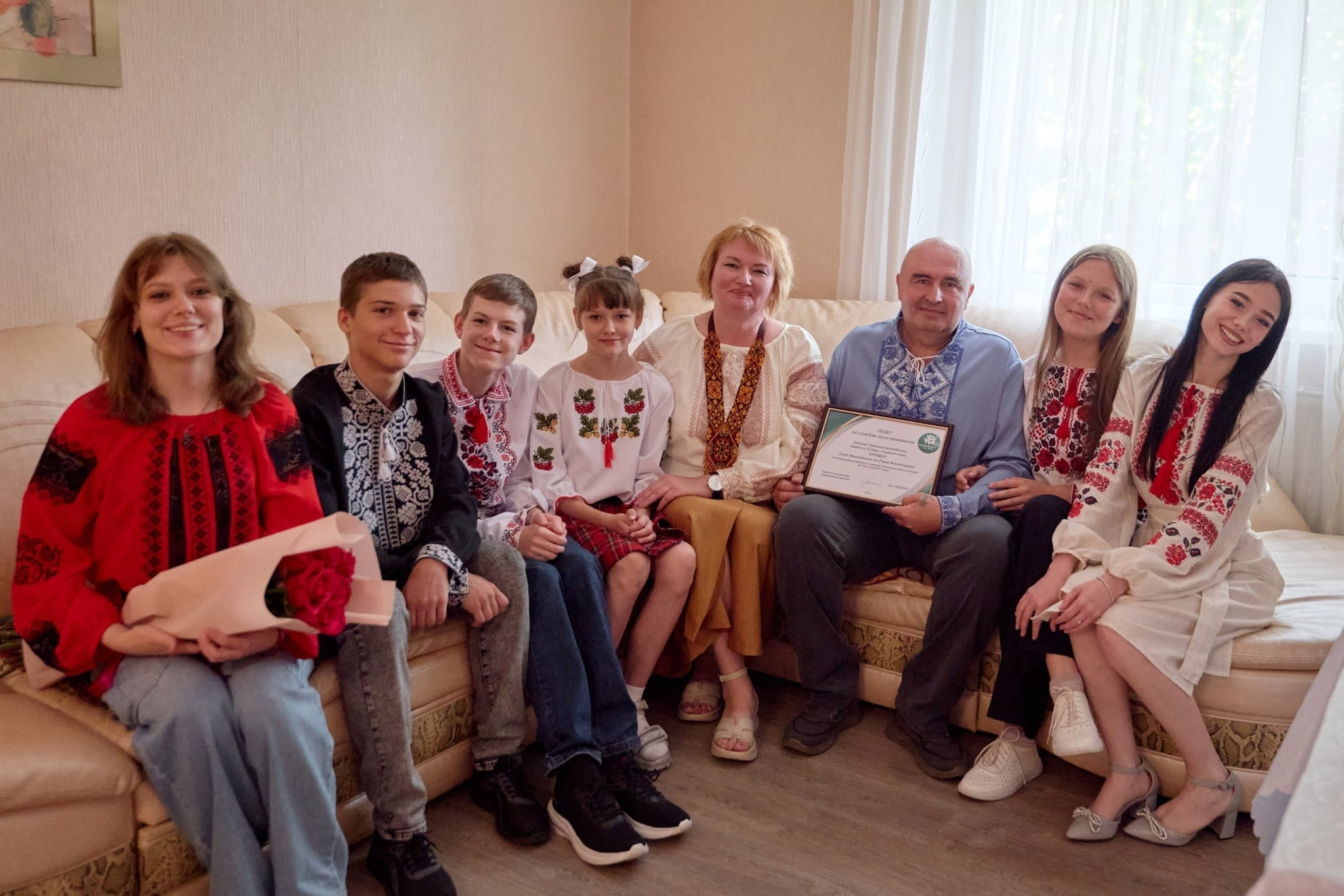 Вихованці дитячого будинку сімейного типу з Донеччини відсвяткували новосілля на Черкащині