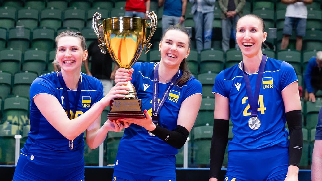 Жіноча волейбольна збірна перемогла в Золотій Євролізі, а чоловіча — бореться за плей-оф Ліги націй