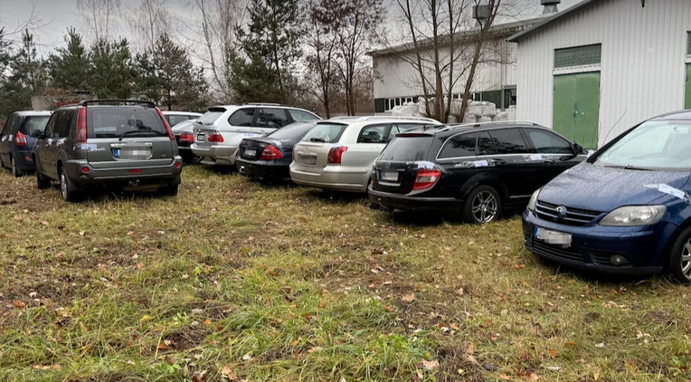 А благодійники — липові. Митники виявили схему із ввезенням авто під виглядом «гуманітарки»