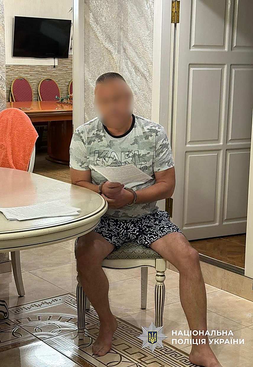 Нацполіція знешкодила діяльність «смотрящого» за півднем України, який координував злочинні структури, контролював колонії та вимагав мільйони в інтересах рф