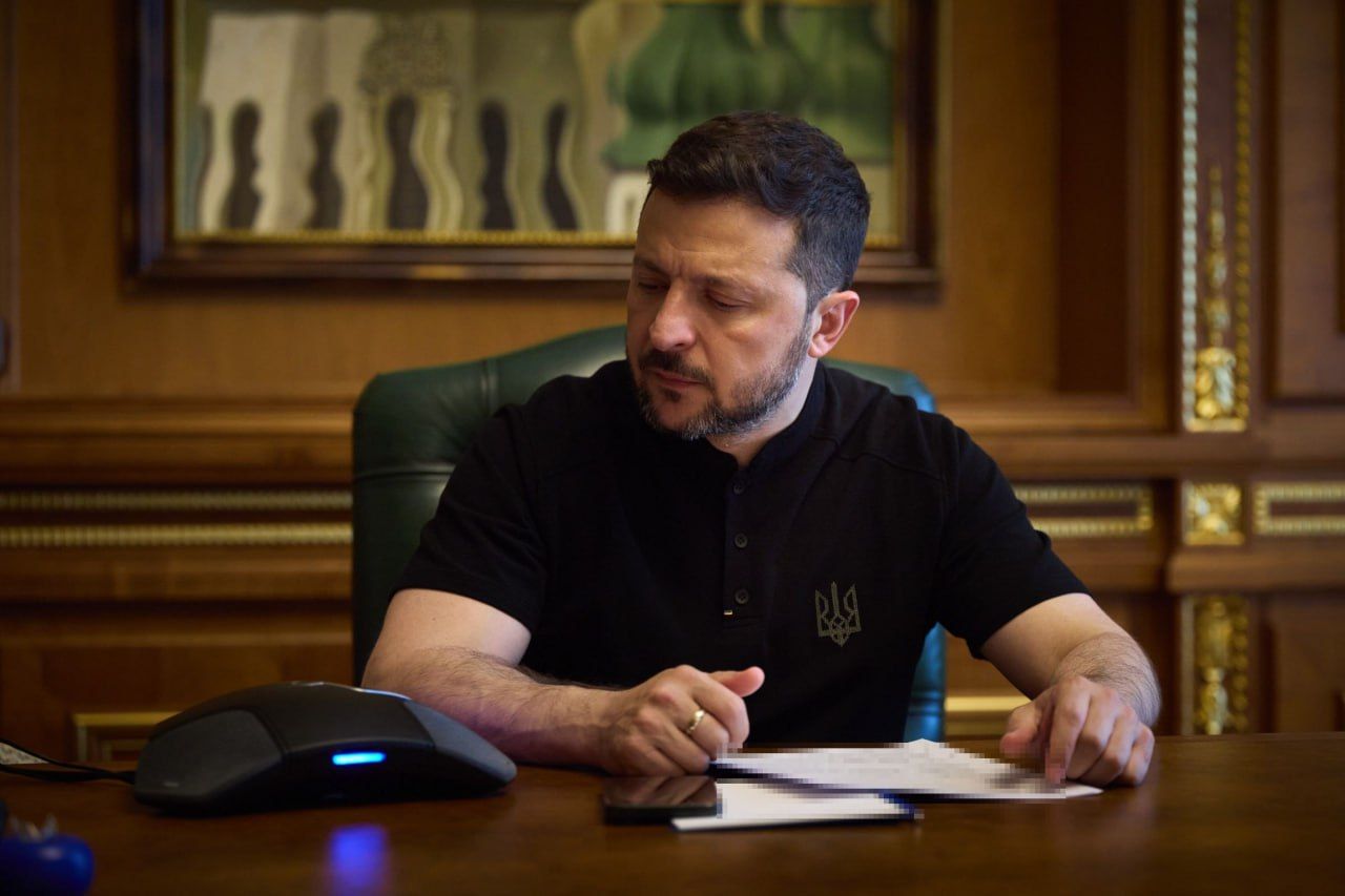 Зеленський звільнив начальника Рубіжанської МВА Андрія Юрченка та голову Мукачівської РДА Сергія Гайдая.