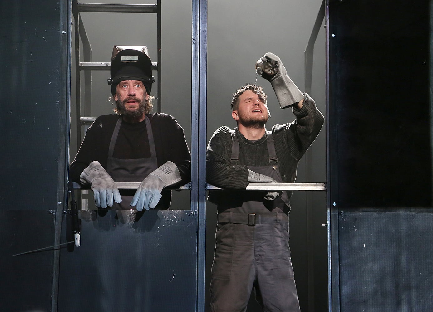 Спрагла сонця і справжньої любові. Прем'єра «Землі» Івана Уривського на сцені Національного театру імені Лесі Українки