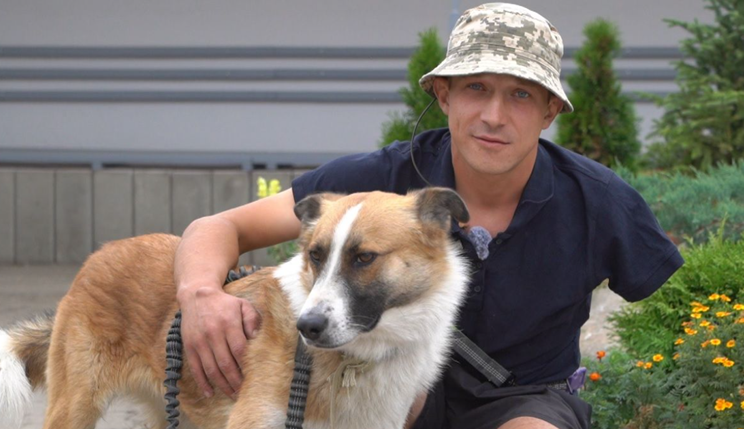 Собакотерапія. Як ветеран після тяжкого поранення зробив вигул барбосів своєю професією