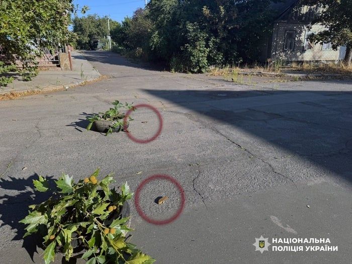 Військовий злочин: рашисти масовано мінують Херсон протипіхотними «пелюстками», фото