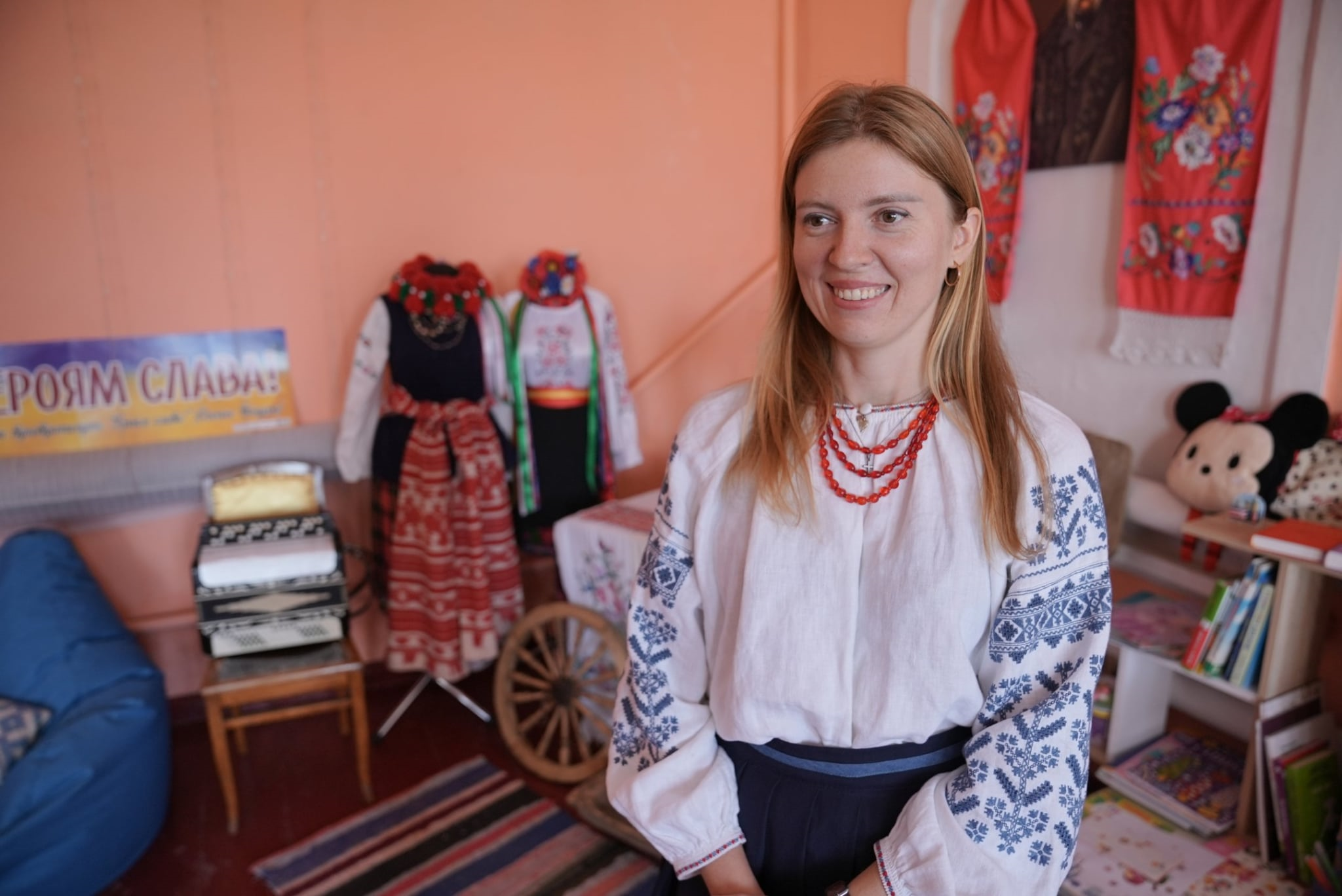 Вимушена емігрантка відродила столітню школу на Полтавщині — а тоді з дітьми переїхала сюди з Англії