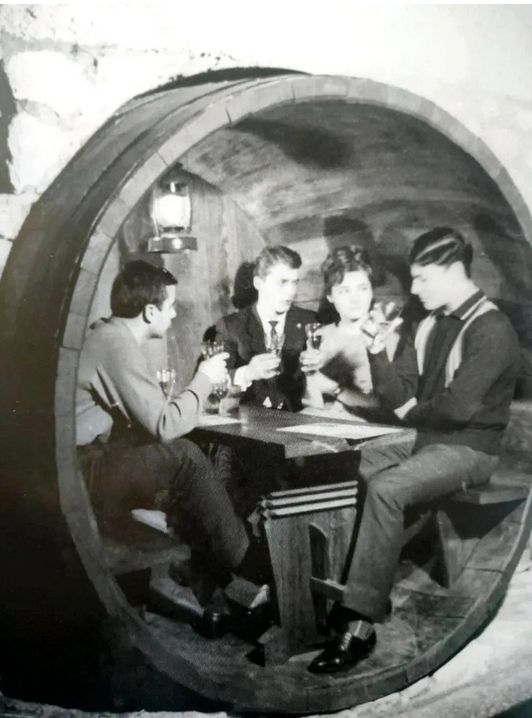 Колись було: у Києві працював унікальний ресторан «Закарпатська троянда», фото