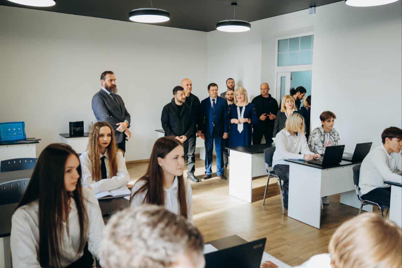 Зеленський відвідав Маріупольський державний університет, фото