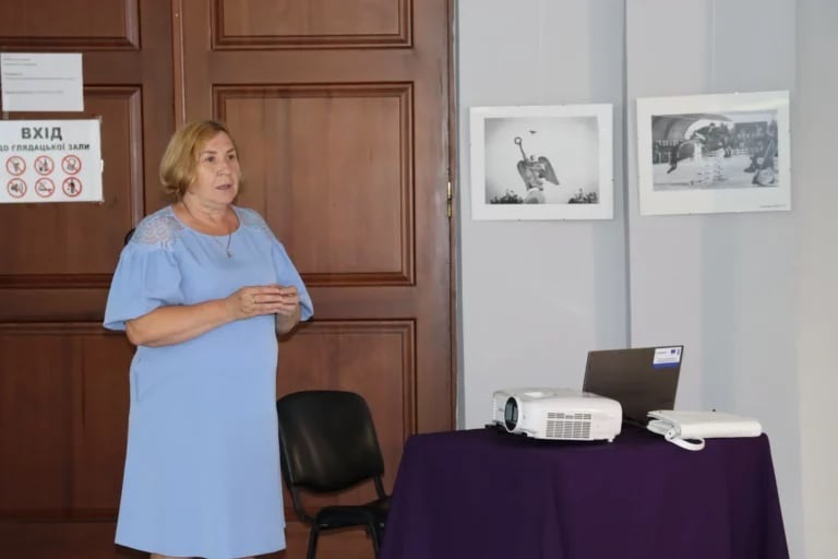 Дешева альтернатива лікам. Прополіс позбавить мозолів, а підмор знизить цукор у крові