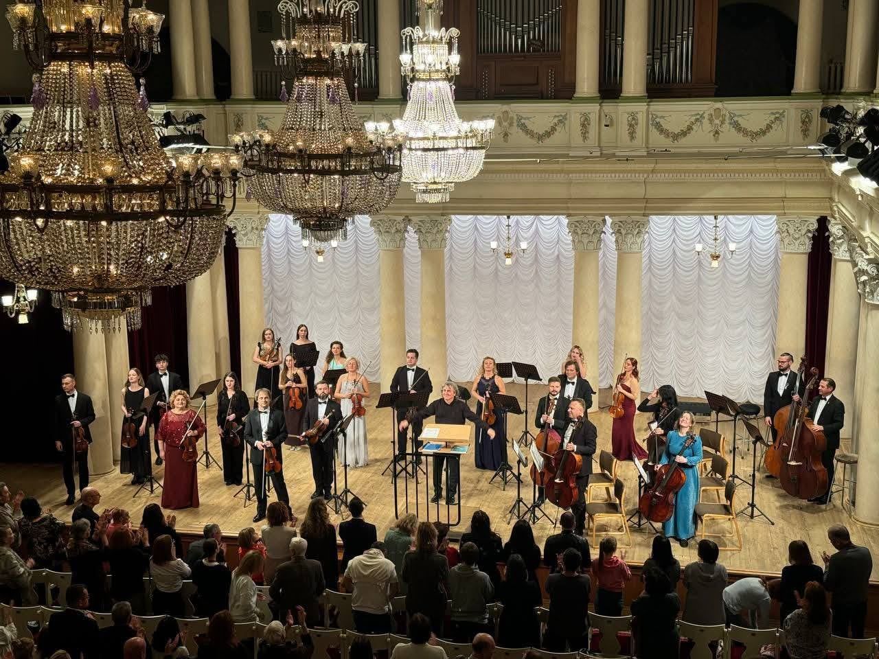 Київські солісти з юнацьким завзяттям. Створений Богодаром Которовичем ансамбль відзначив 30-ліття