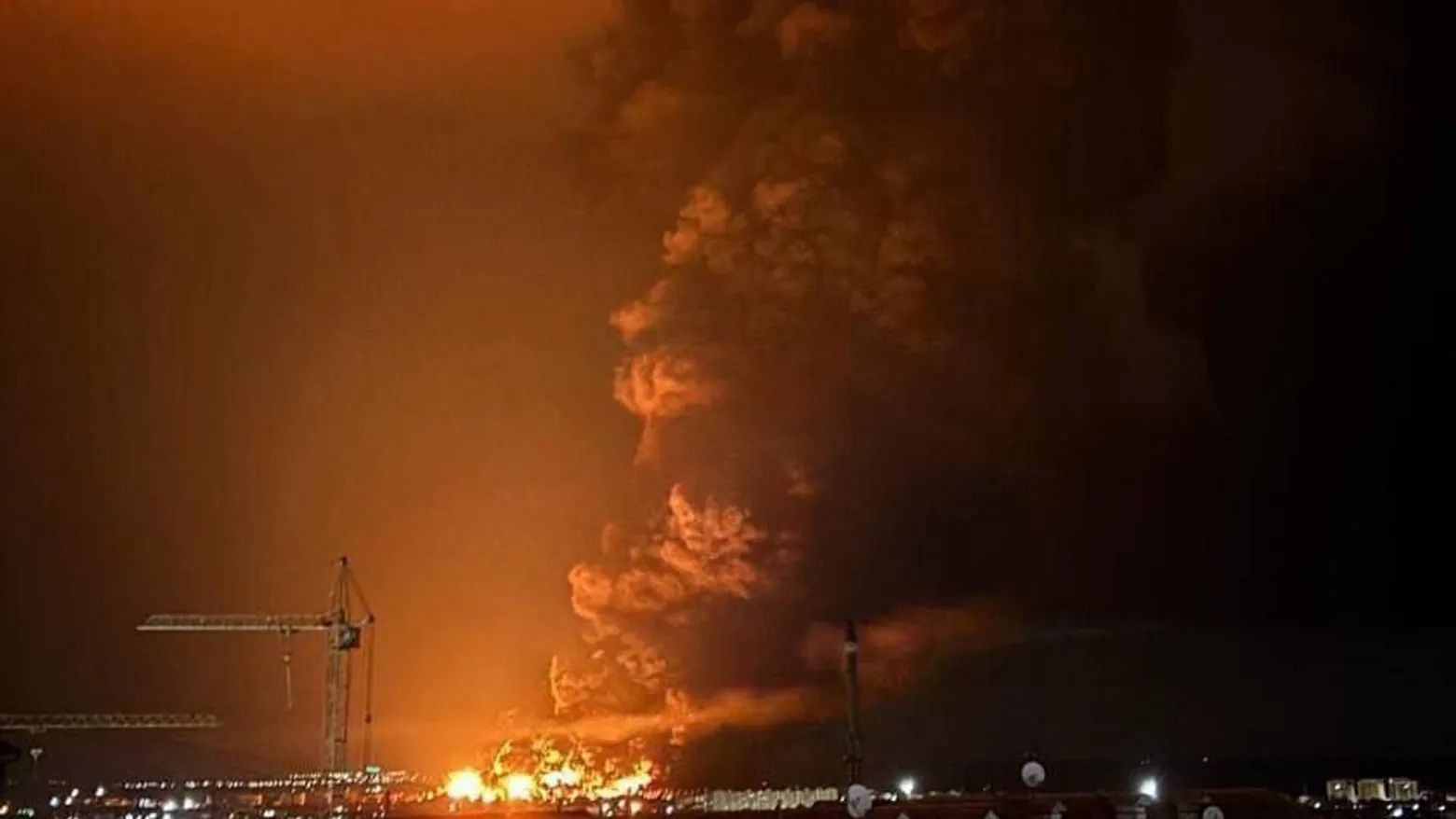 Понівечено 16 резервуарів:  повторний удар по феодосійському нафтотерміналу підтверджено Генштабом