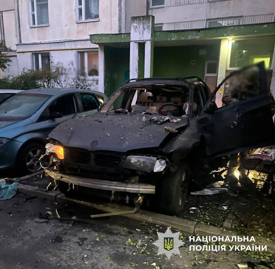 Диверсія у Києві: під сидінням BMW вибухнув пристрій, фото