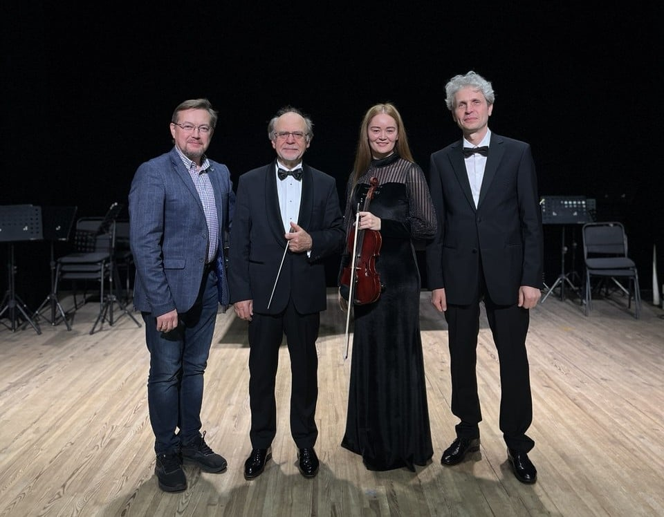 Медитаційна сила симфоній. Диригент Роман Ревакович представить у Києві польську музику