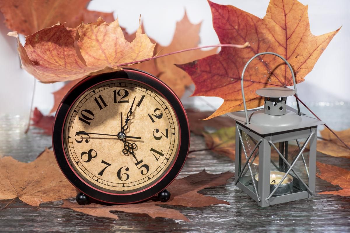 Переводимо годинники: в ніч на 26 жовтня Україна перейде на «зимовий час»