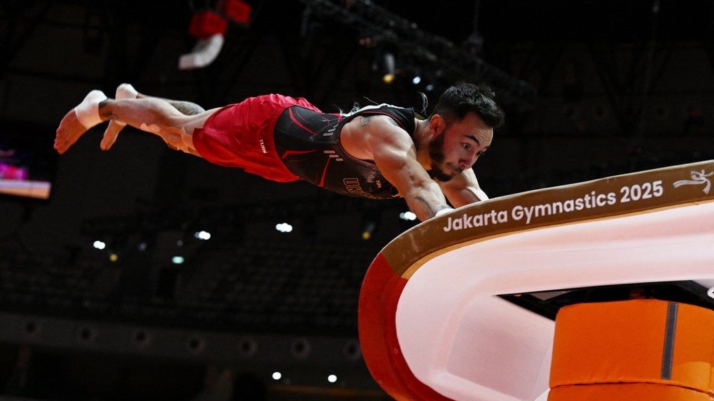 На чемпіонаті світу в Джакарті Назар Чепурний підтвердив свій високий клас в опорних стрибках.