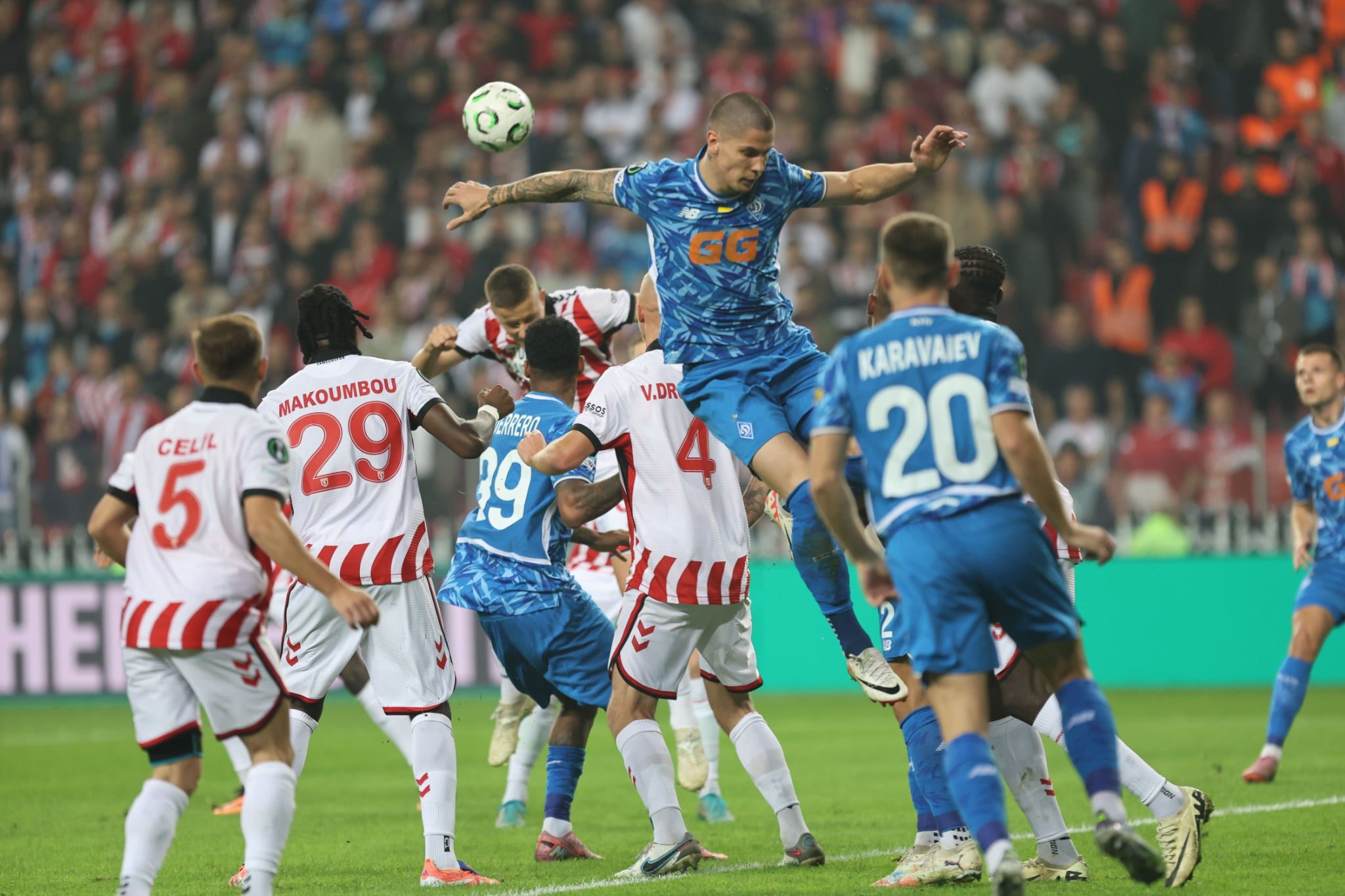 Пріоритети грандів. «Динамо» перервало серію з п’яти нічиїх, а «Полісся» наблизилось до лідерів