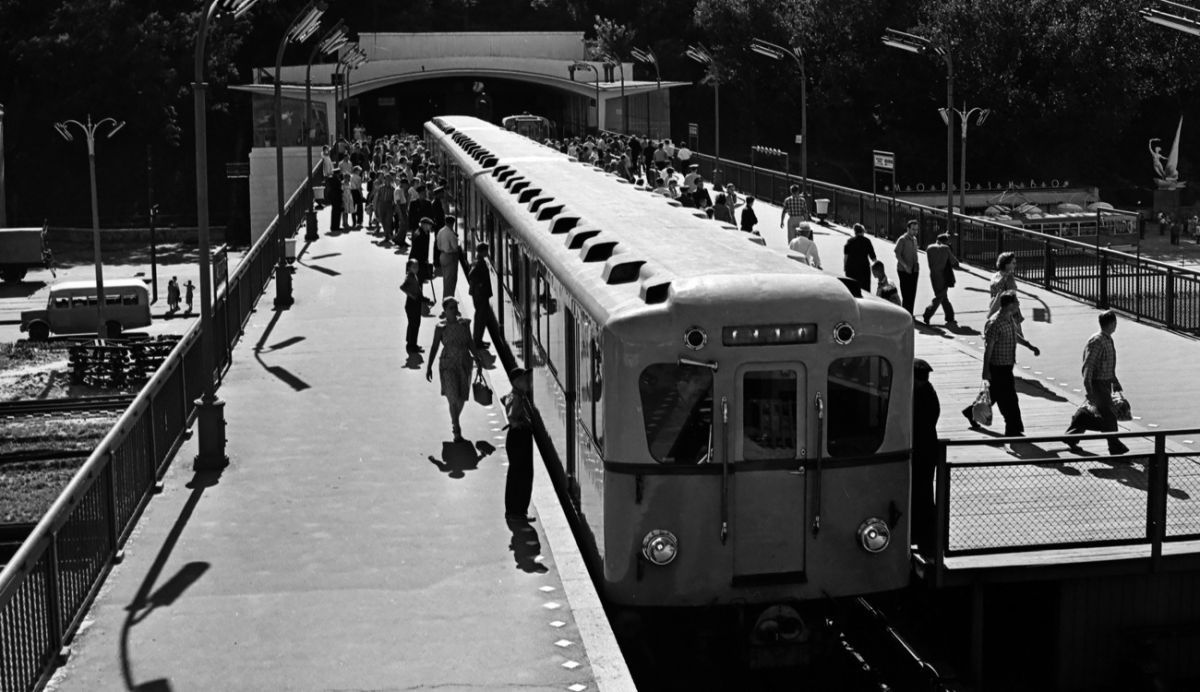 Станція "Дніпро" у Києві, 1962 рік.