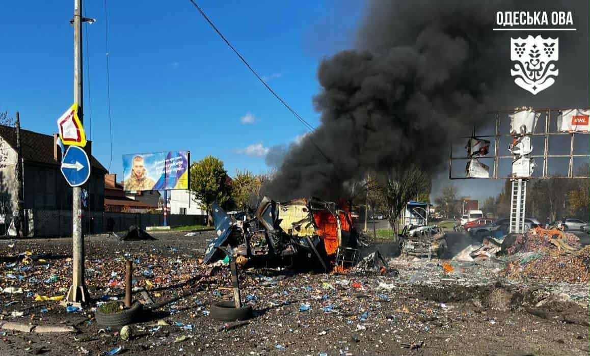 Зранку 14 листопада ворог цинічно атакував ударними дронами місцевий ринок у Чорноморську..