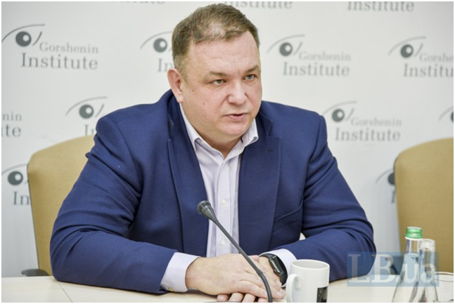 Під дудку агресора. Одіозний брат ексочільника Конституційного Суду став на шлях зради