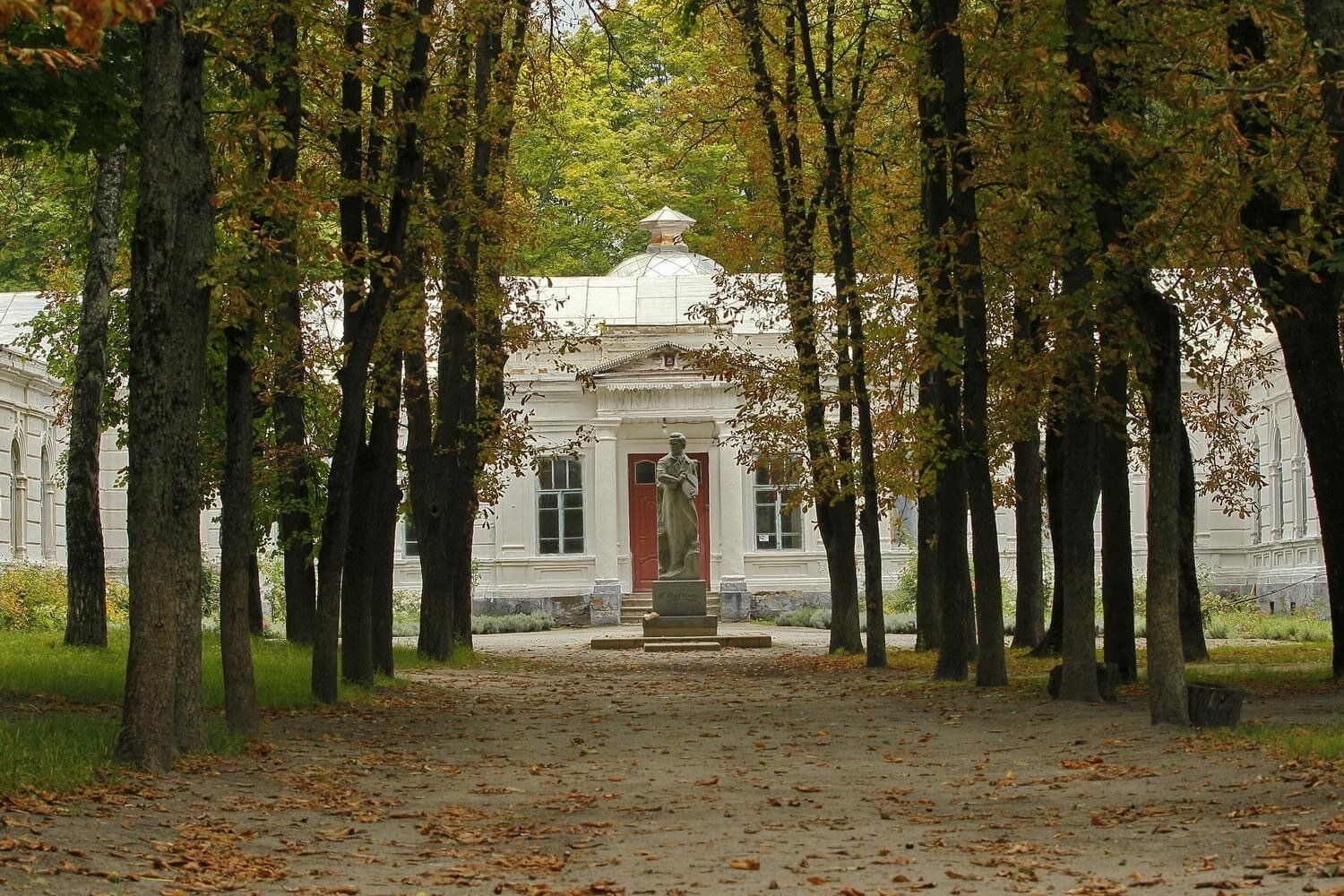 Будівля до пошкоджень.