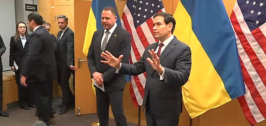 Амністія в обмін на території. Як «Стамбул-2» перетворюється на план порятунку окремих людей, а не України