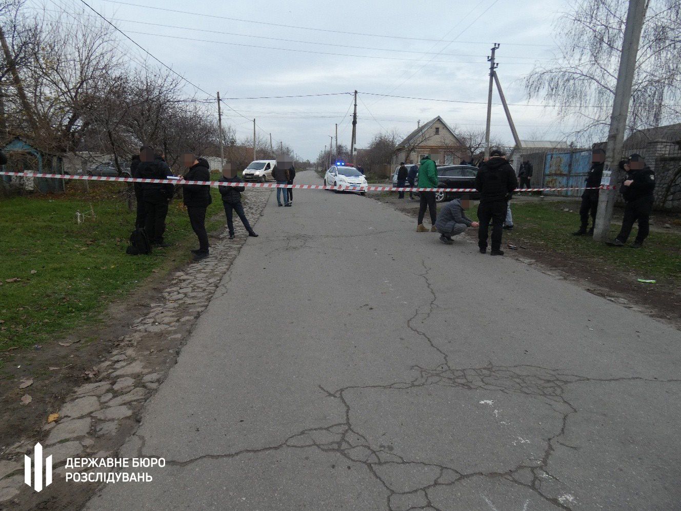 На Запоріжжі ДБР повідомило про підозру правоохоронцю, який п’яним зі зброї поранив трьох військових.