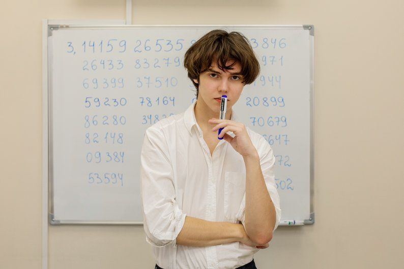 Київський школяр встановив математичний рекорд із числом π.