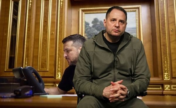 Коли сірий кардинал стає «воювакою». Єрмак пішов емоційно, театрально і з пафосом