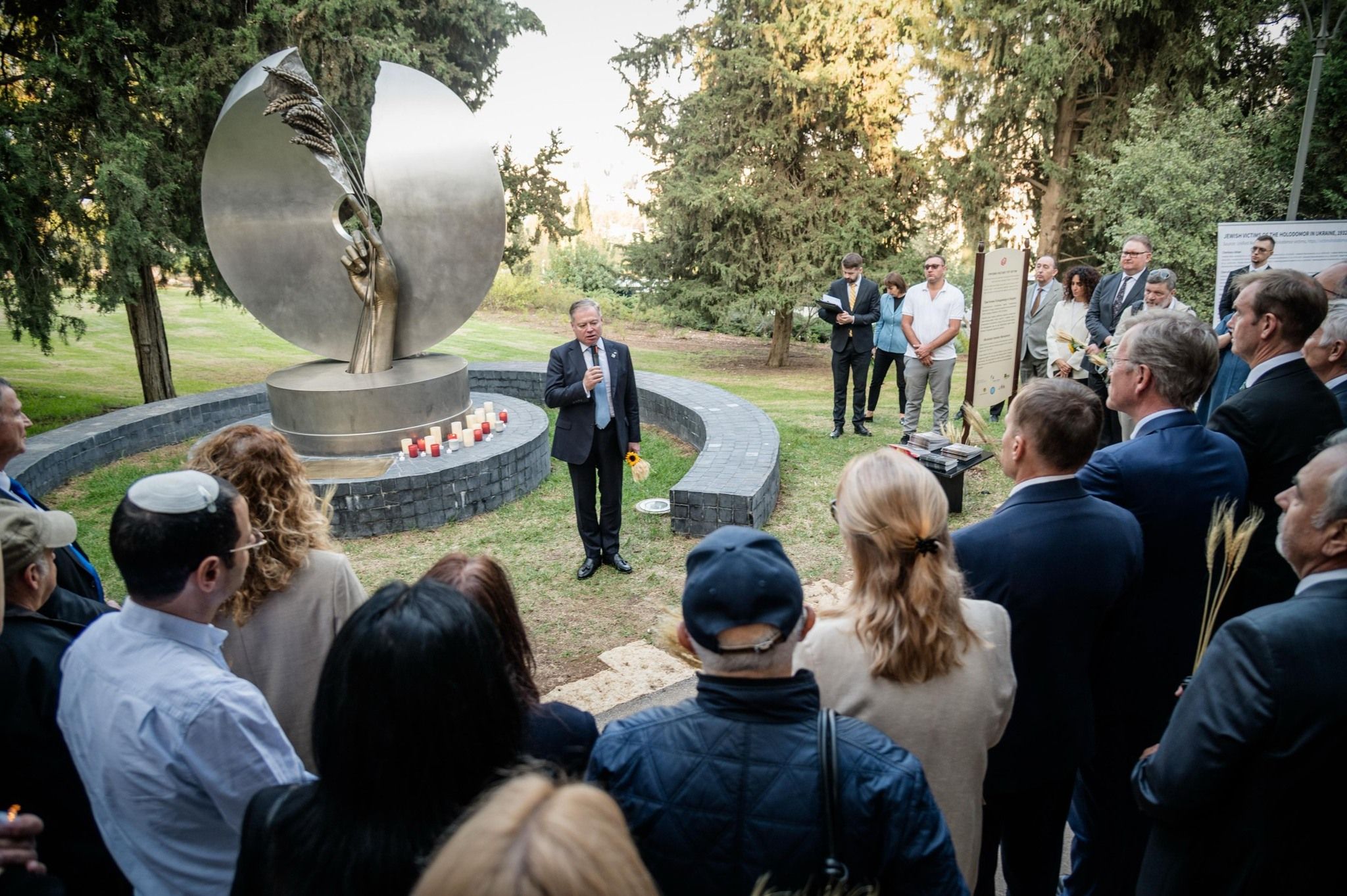 В Ізраїлі з'явився перший пам'ятник жертвам Голодомору в Україні.
