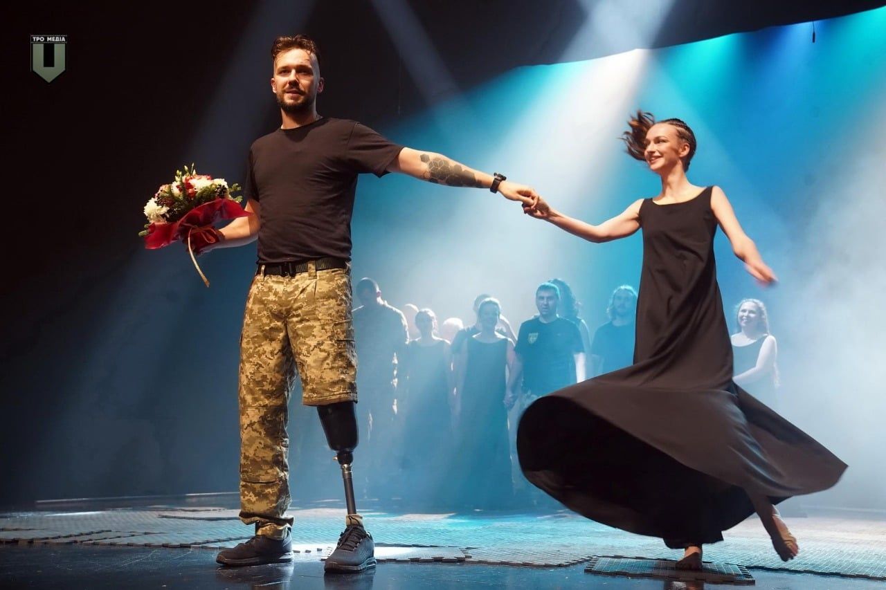 Актори Іван «Банкір» Войнов та Анастасія Нечитайло.