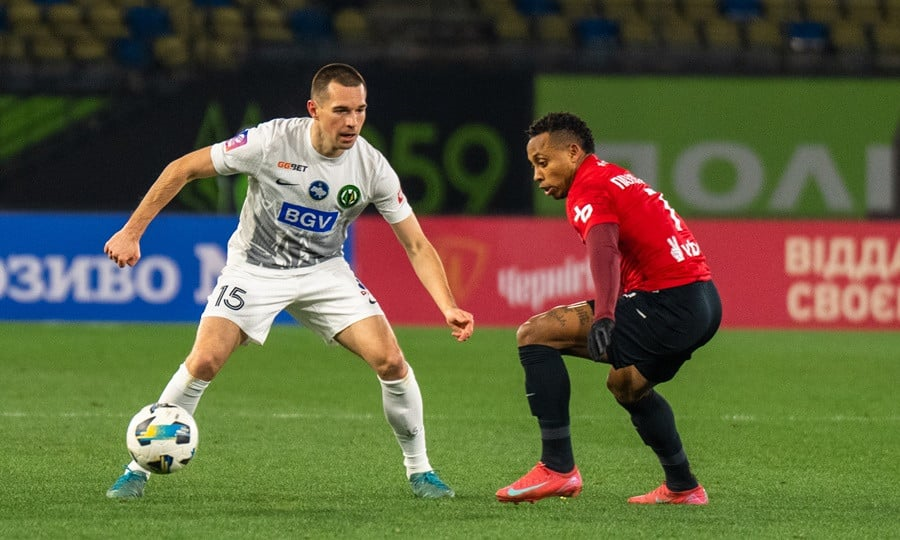 На зимову паузу в прем’єр-лізі лідером пішов ЛНЗ, «Динамо» — поза призовою трійкою